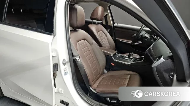 BMW 3 Series (G20) 2021 Белый из Кореи, фото 3