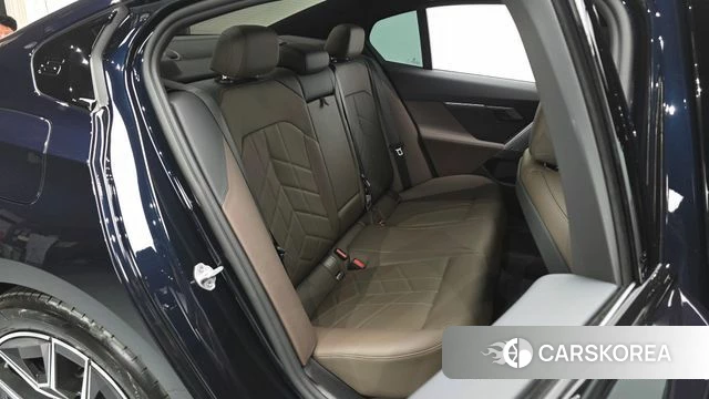BMW 5 Series (G60) 2025 Черный из Кореи, фото 3