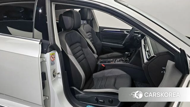 Volkswagen Arteon 2022 Белый из Кореи, фото 3