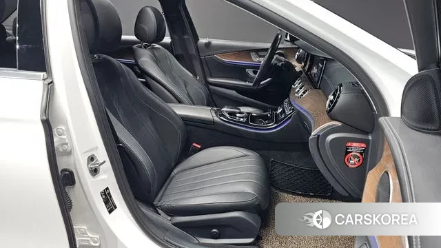 Mercedes-Benz E-Class W213 2019 Белый из Кореи, фото 3