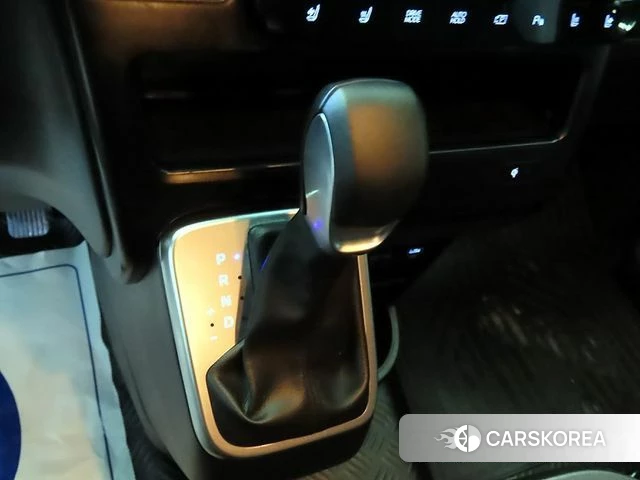 Hyundai Staria 2025 Черный из Кореи, фото 3