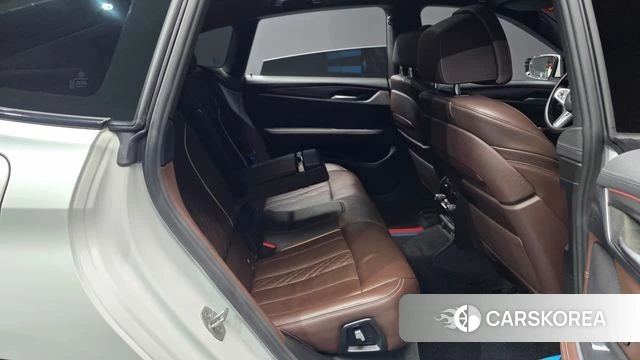 BMW 6 Series GT (G32) 2022 Белый из Кореи, фото 3