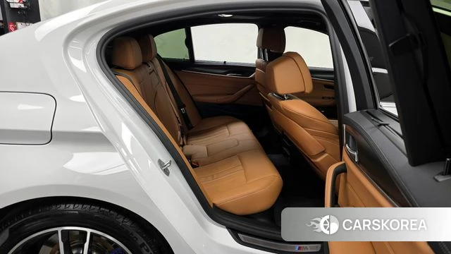 BMW 5 Series (G30) 2022 Белый из Кореи, фото 3