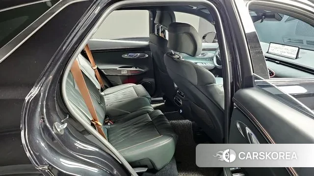 Genesis GV70 2022 Черный из Кореи, фото 3