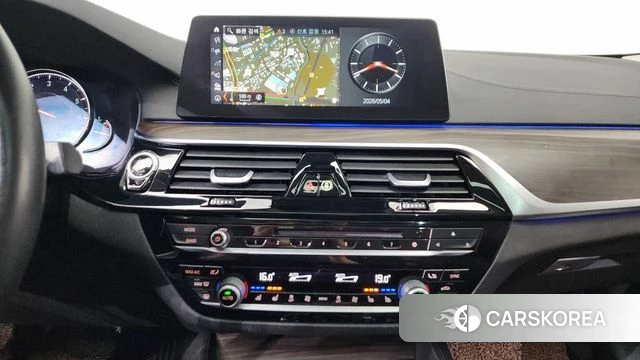BMW 5 Series (G30) 2018 Белый из Кореи, фото 3