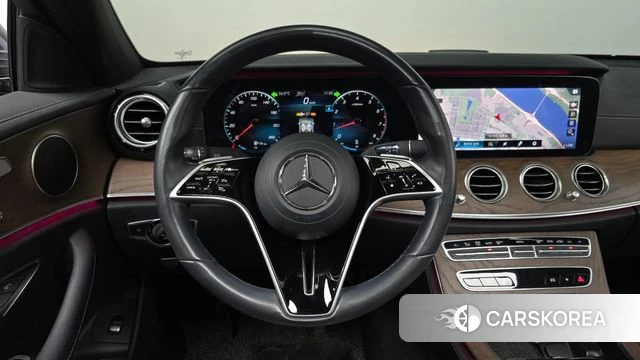 Mercedes-Benz E-Class W213 2021 Серый из Кореи, фото 3