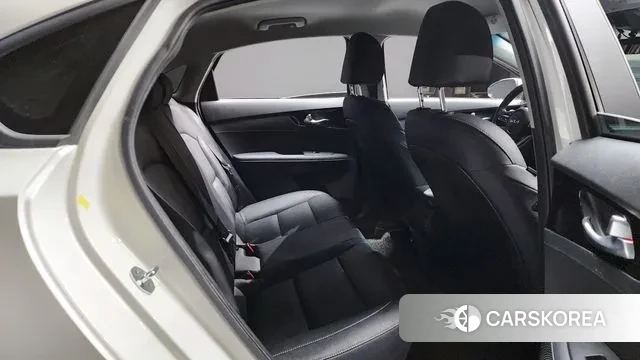 Kia The New K3 2nd generation 2022 Белый из Кореи, фото 3