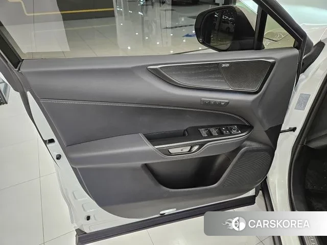 Lexus NX350h Second generation 2025 Белый из Кореи, фото 3