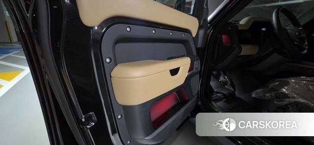 Land Rover Defender (L663) 2026 Черный из Кореи, фото 3
