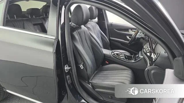 Mercedes-Benz E-Class W213 2020 Черный из Кореи, фото 3