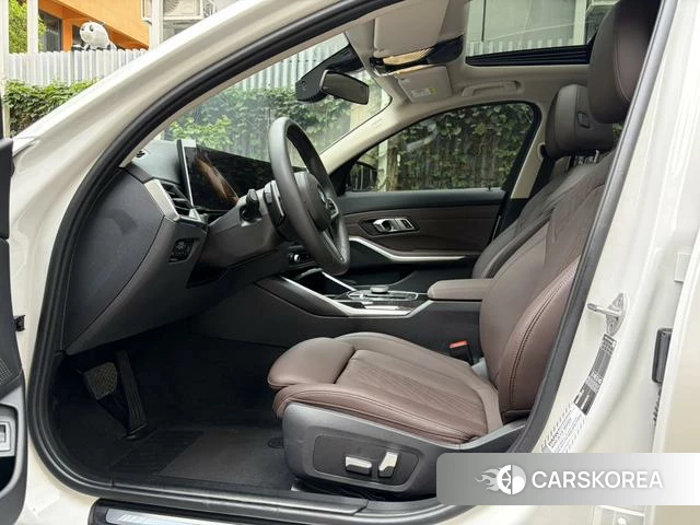 BMW 3 series 2023 Белый из Китая, фото 3