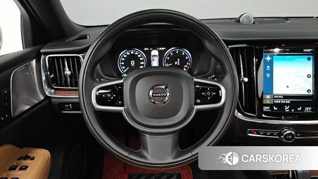 Volvo V60 Cross-Country 2nd Generation 2021 Белый из Кореи, фото 3