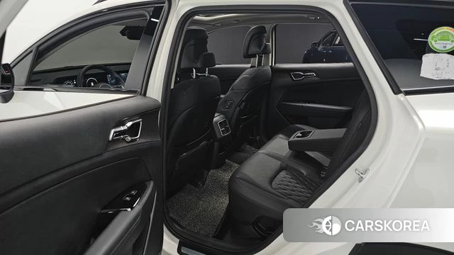 Kia Sportage 5th Generation Hybrid 2023 Белый из Кореи, фото 3