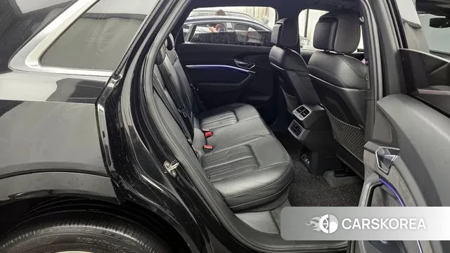 Audi e-Tron 2020 Черный из Кореи, фото 3