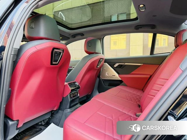 BMW 5 series 2025 Черный из Китая, фото 3