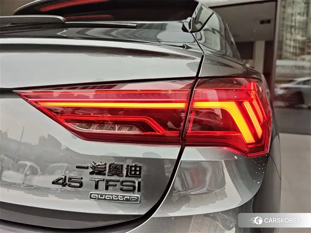 Audi Q3 Sportback 2023 Silver/gray из Китая, фото 3