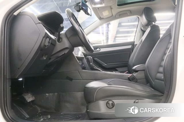 Volkswagen Lingdu 2021 Белый из Китая, фото 3