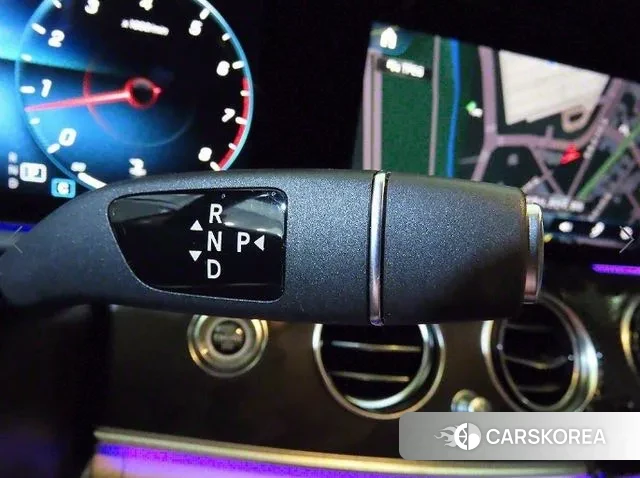 Mercedes-Benz E-Class W213 2023 Белый из Кореи, фото 3