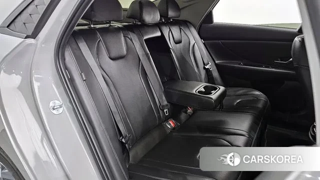 Hyundai The New Avante Hybrid (CN7) 2023 Серебристо-серый из Кореи, фото 3