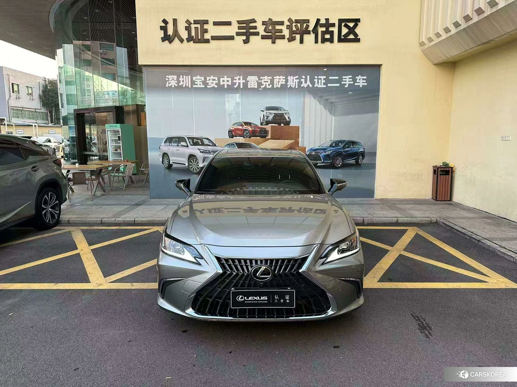 Lexus ES 2022 Серебристо-серый из Китая, фото 3