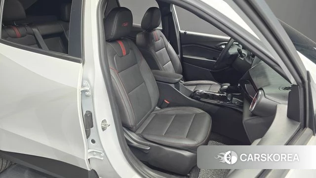 Chevrolet (GM Daewoo) Trax Crossover 2023 Белый из Кореи, фото 3