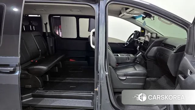 Hyundai Staria 2022 Серый из Кореи, фото 3