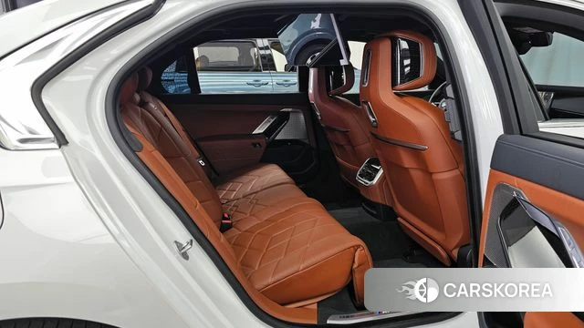 BMW 7 Series (G70) 2025 Белый из Кореи, фото 3