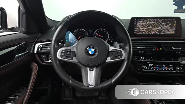 BMW 5 Series (G30) 2019 Белый из Кореи, фото 3