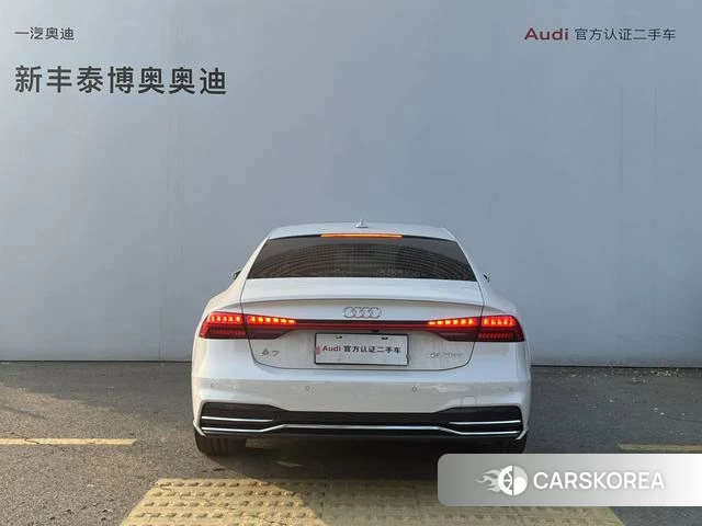 Audi A7 2023 Белый из Китая, фото 3