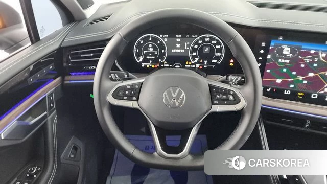 Volkswagen Touareg 3rd generation 2025 Черный из Кореи, фото 3