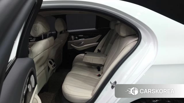 Mercedes-Benz E-Class W213 2023 Белый из Кореи, фото 3