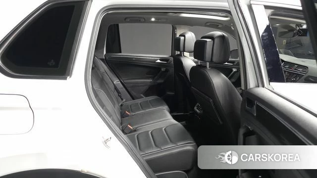 Volkswagen Tiguan second Generation 2020 Белый из Кореи, фото 3