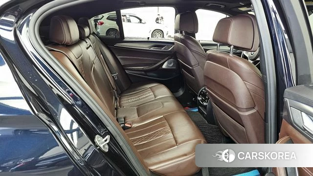 BMW 5 Series (G30) 2018 Черный из Кореи, фото 3