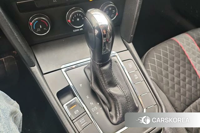 Volkswagen Lingdu 2022 Белый из Китая, фото 3