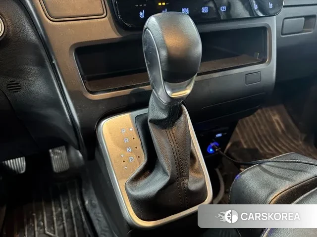 Hyundai Staria 2022 Серый из Кореи, фото 3