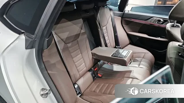 BMW i4 2022 Белый из Кореи, фото 3