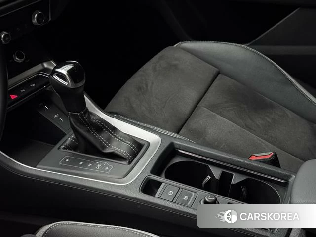Audi Q3 2022 Белый из Китая, фото 3