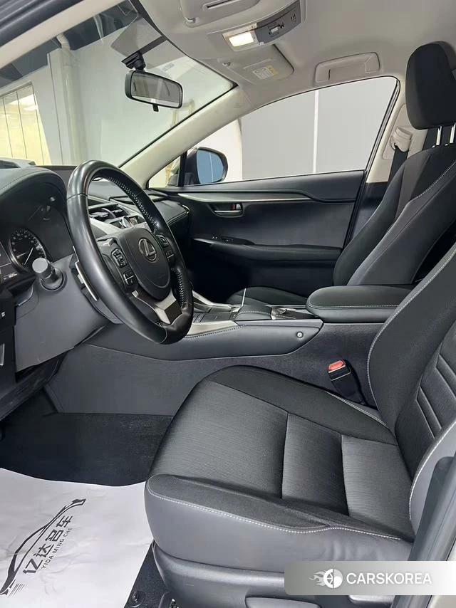 Lexus NX 2021 Серебристо-серый из Китая, фото 3