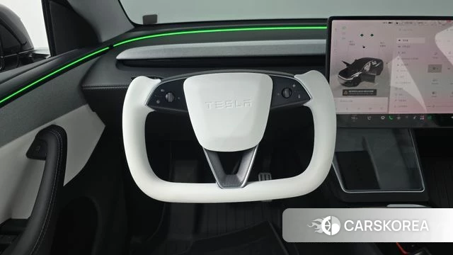 Tesla Model Y 2025 Черный из Кореи, фото 3