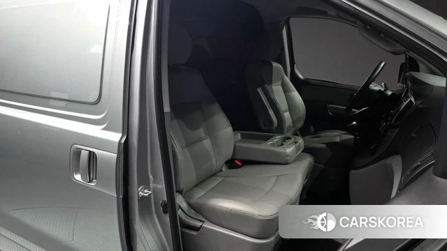 Hyundai The New Grand Starex 2019 Серебристо-серый из Кореи, фото 3