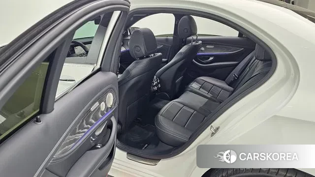 Mercedes-Benz E-Class W213 2021 Белый из Кореи, фото 3