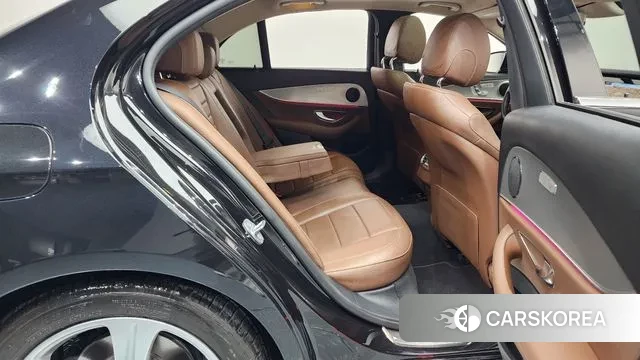 Mercedes-Benz E-Class W213 2018 Черный из Кореи, фото 3