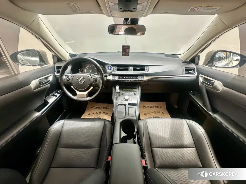 Lexus CT 2021 Silver/gray из Китая, фото 3