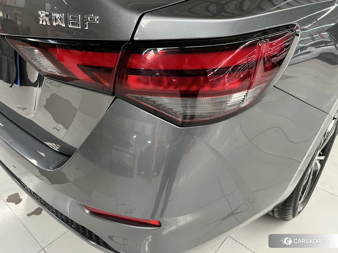 Nissan Xuan Yi 2021 Темно-серый из Китая, фото 3