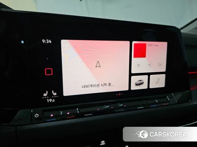 Volkswagen Golf 8th Generation 2022 Белый из Кореи, фото 3
