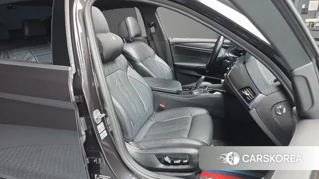 BMW 5 Series (G30) 2023 Серый из Кореи, фото 3