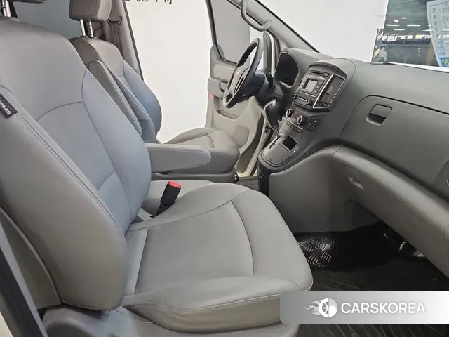 Hyundai The New Grand Starex 2019 Белый из Кореи, фото 3