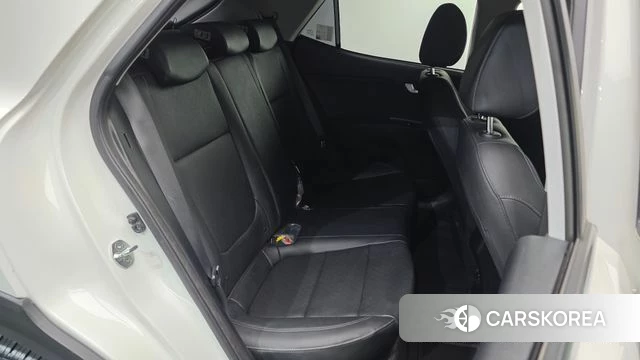 Kia Stonic 2018 Белый из Кореи, фото 3