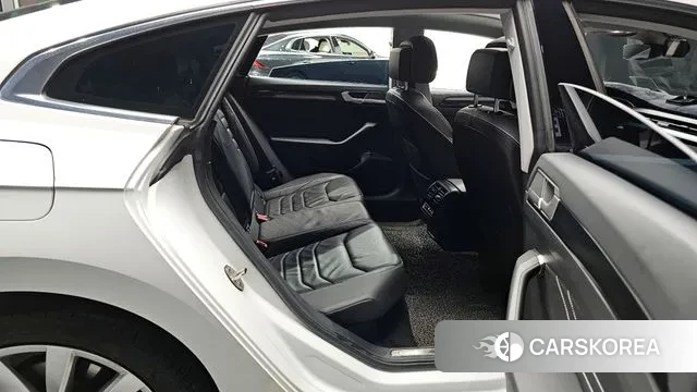 Volkswagen Arteon 2022 Белый из Кореи, фото 3