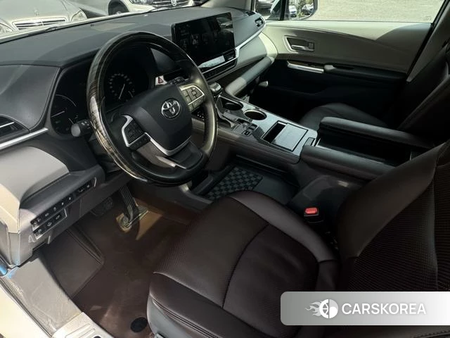 Toyota Saina 2022 Белый из Китая, фото 3